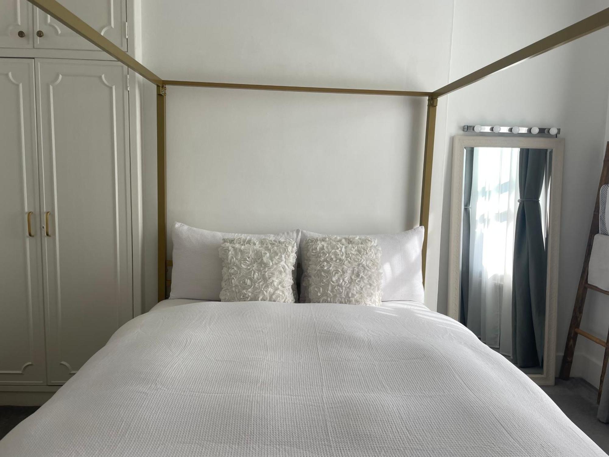 Queen Bedroom In Maida Vale Лондон Экстерьер фото